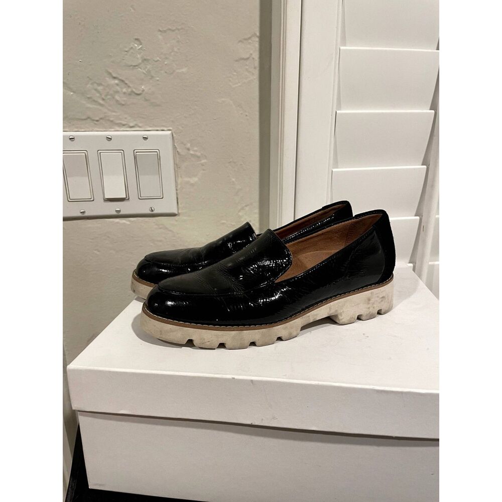 Vionic Loafers size 6